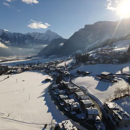 Appartement In Near Mayrhofen Area Hippach